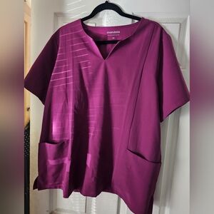 Mandala Wine Short Sleeve Scrub Top With High Waisted Jogger Scrub Pants